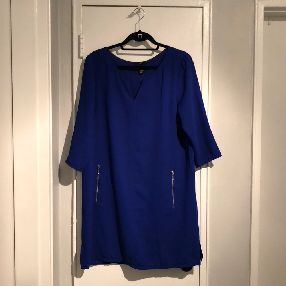 H&M blue shift dress with zipper pockets